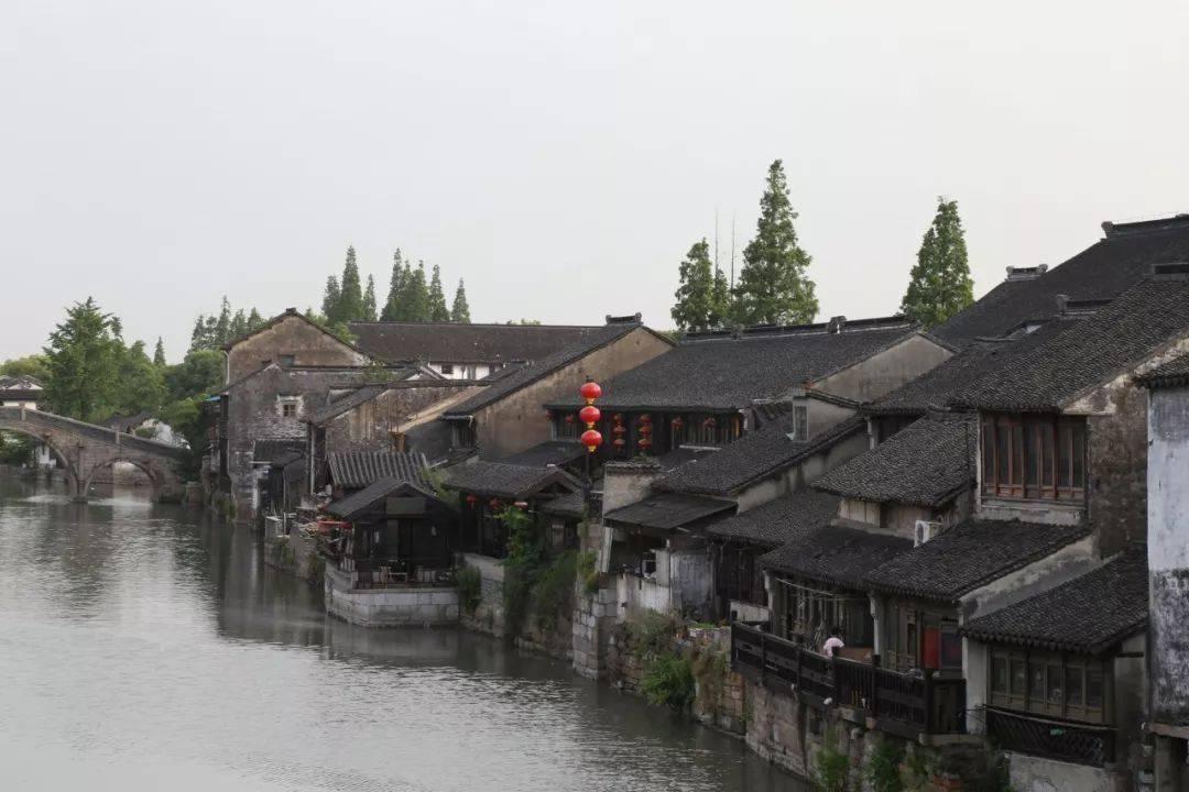 人造酒窝风靡古今，西方人造酒窝更痴狂，却要付出巨大代价